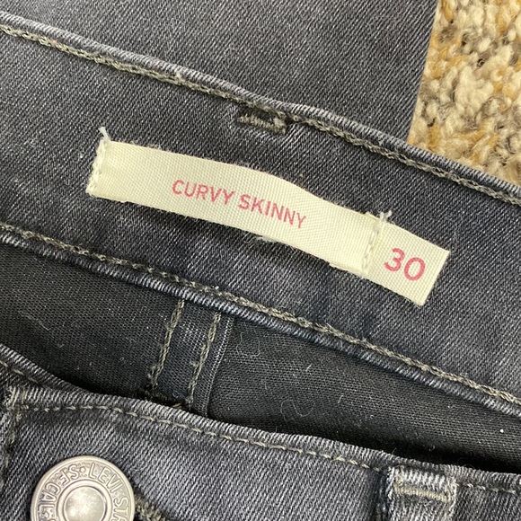 Levi’s Curvy Skinny distressed Jeans - Picture 8 of 10